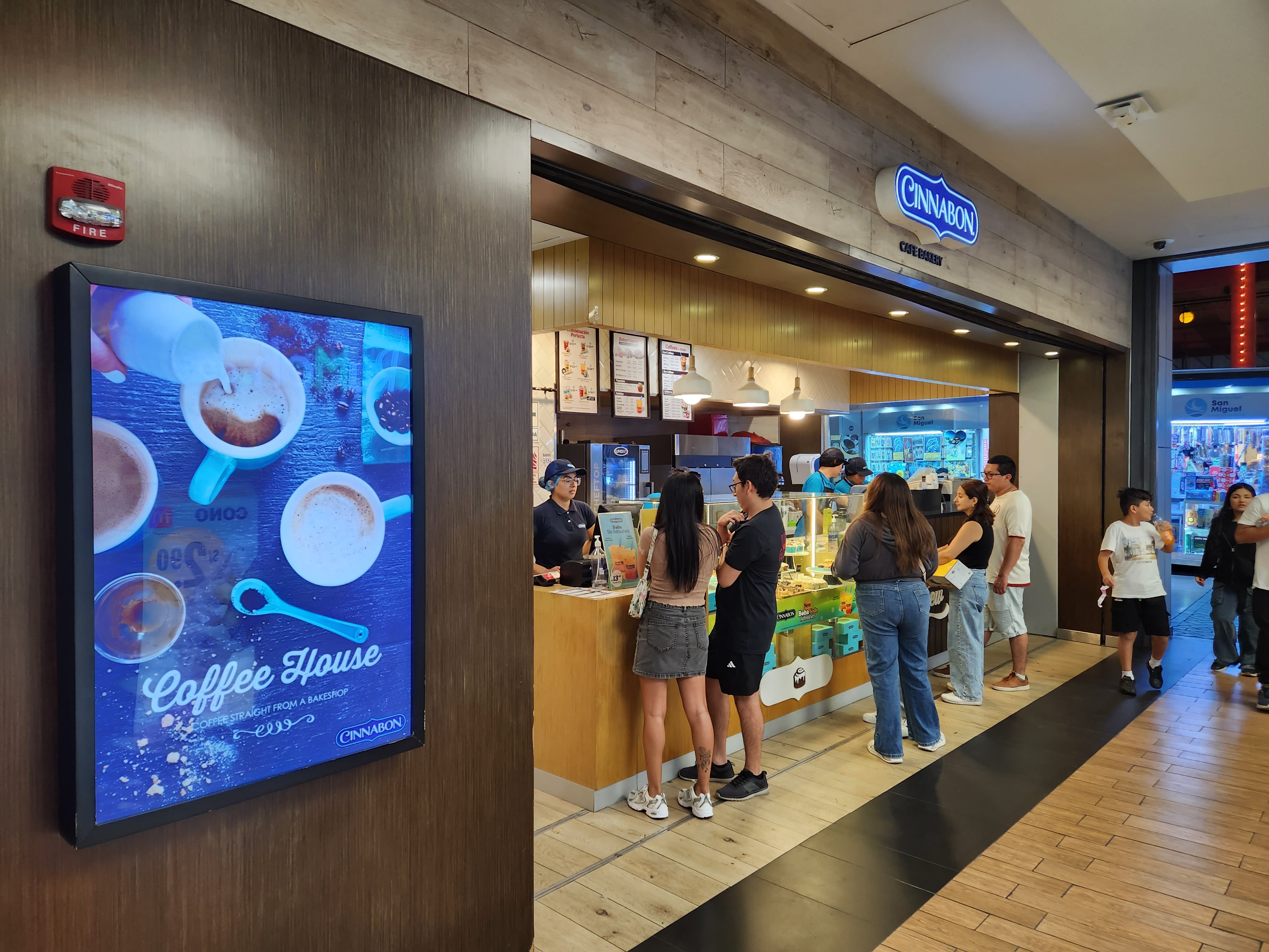 Cinnabon alcanzó las 21 ubicaciones en Lima en 2025 y la expansión continuará este 2026. (Foto: Cinnabon).
