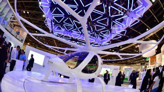 Taxis voladores y robots policiales en Dubái, ciudad-Estado del futuro