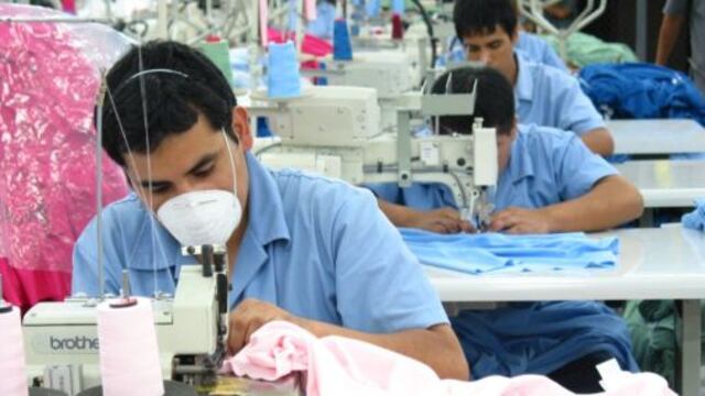 Costos laborales no salariales generan informalidad y bajos salarios en Perú, dice AFIN