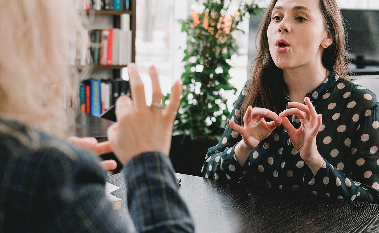 Lenguaje de señas. Foto: Freepik.