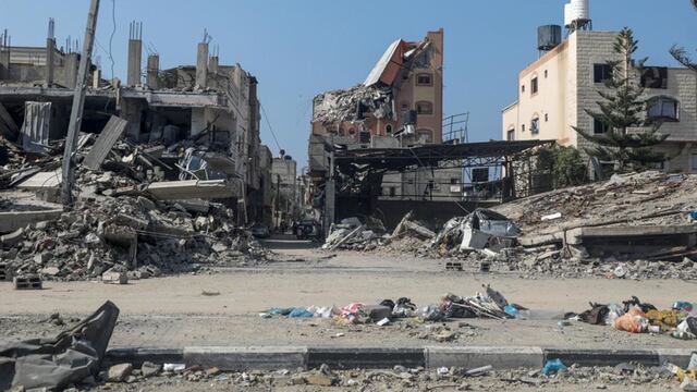 Tropas israelíes combaten en el corazón de Jan Yunis, bastión de Hamás en el sur de Gaza