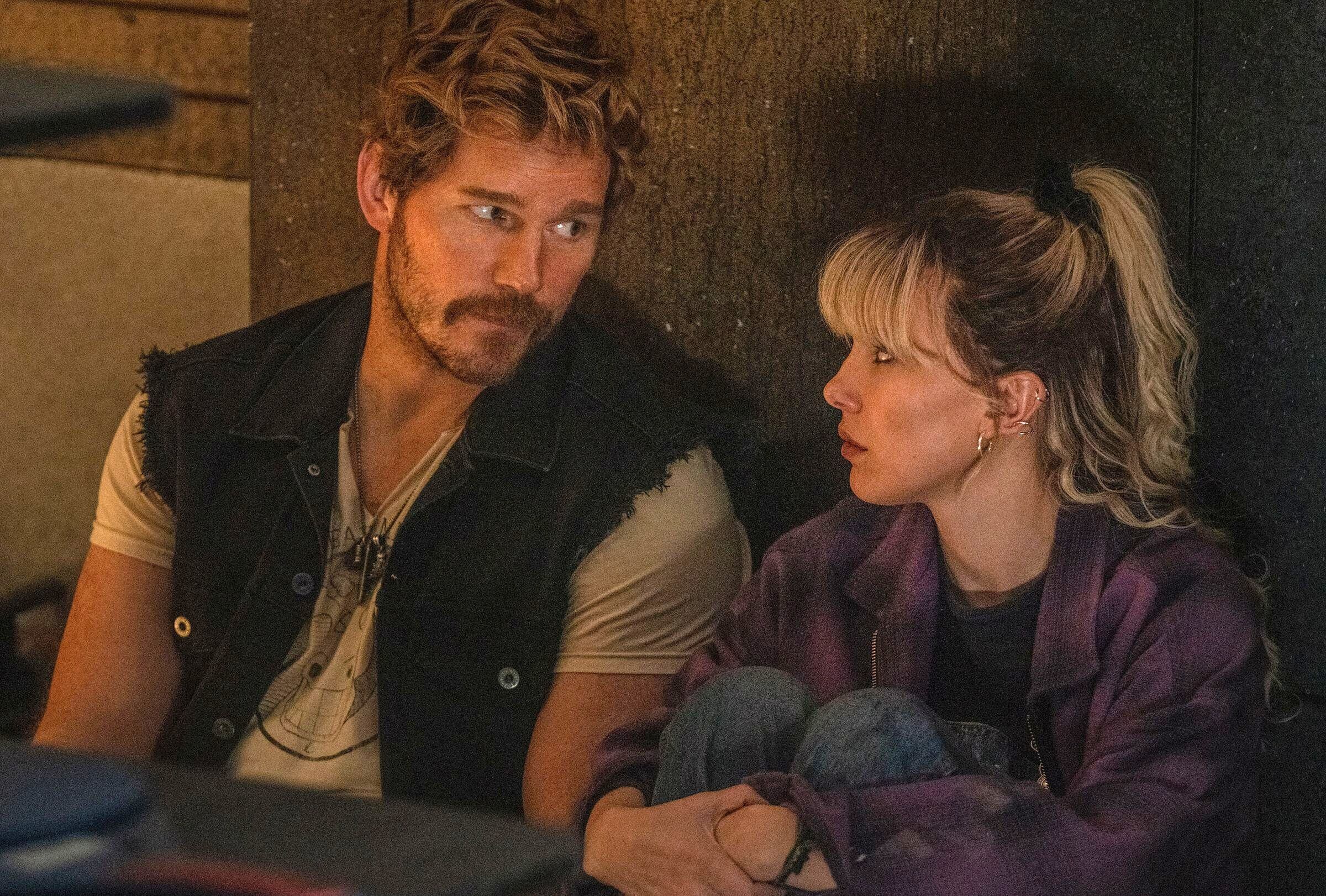 Millie Bobby Brown y Chris Pratt encabezan el elenco de la comedia de ciencia ficción "Estado eléctrico" (Foto: Netflix)