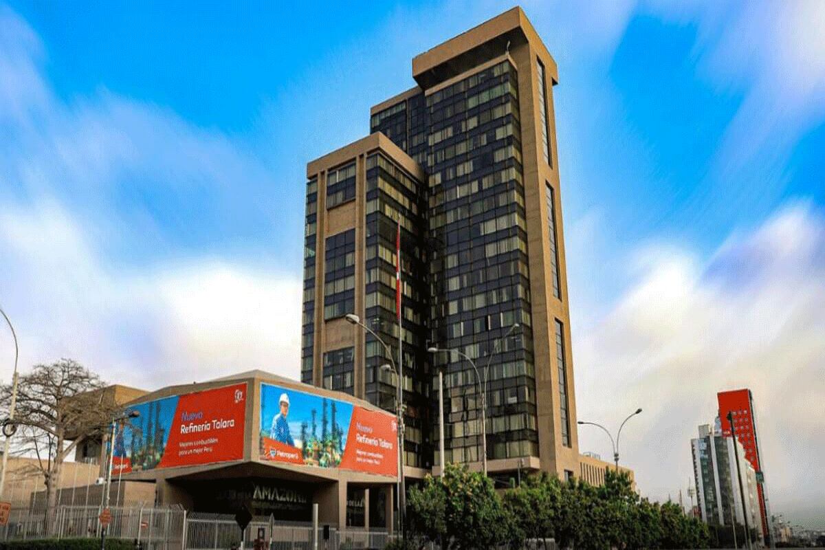 La estatal deberá afrontar vencimientos clave en los próximos meses en un contexto de flujo de caja restringido y alta incertidumbre política, según Standard & Poor's. Foto: Andina