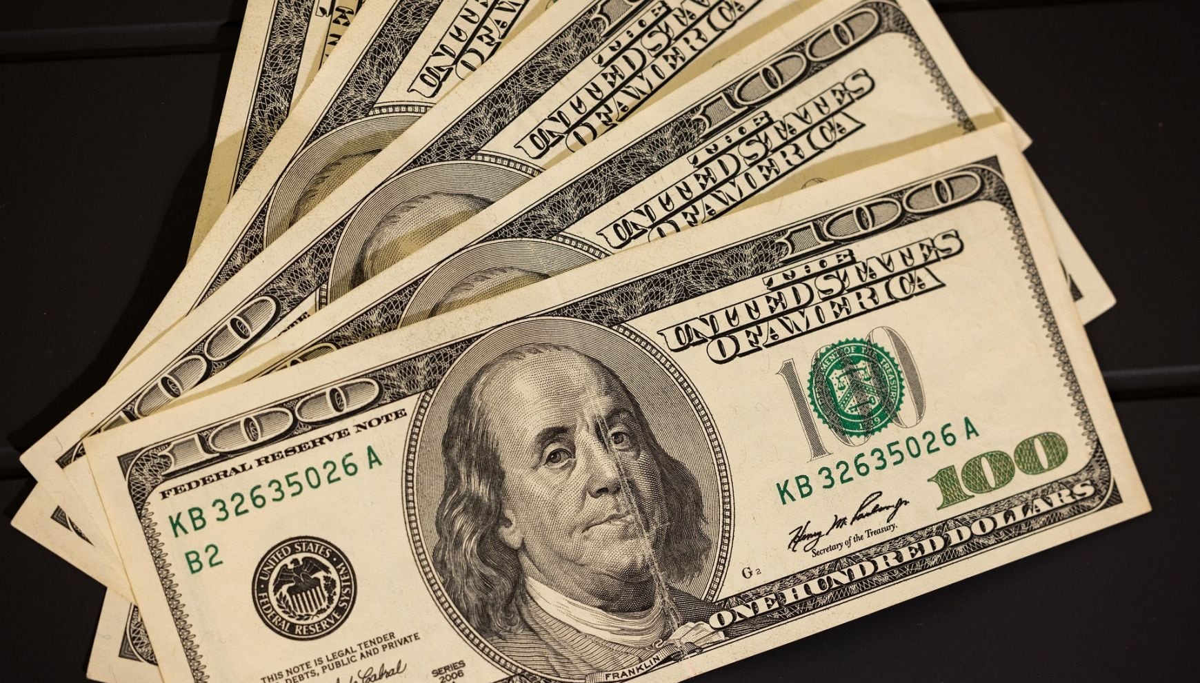 El dólar retrocede en julio: Decisiones de la Fed y crisis de credibilidad en EE.UU. impactan el mercado