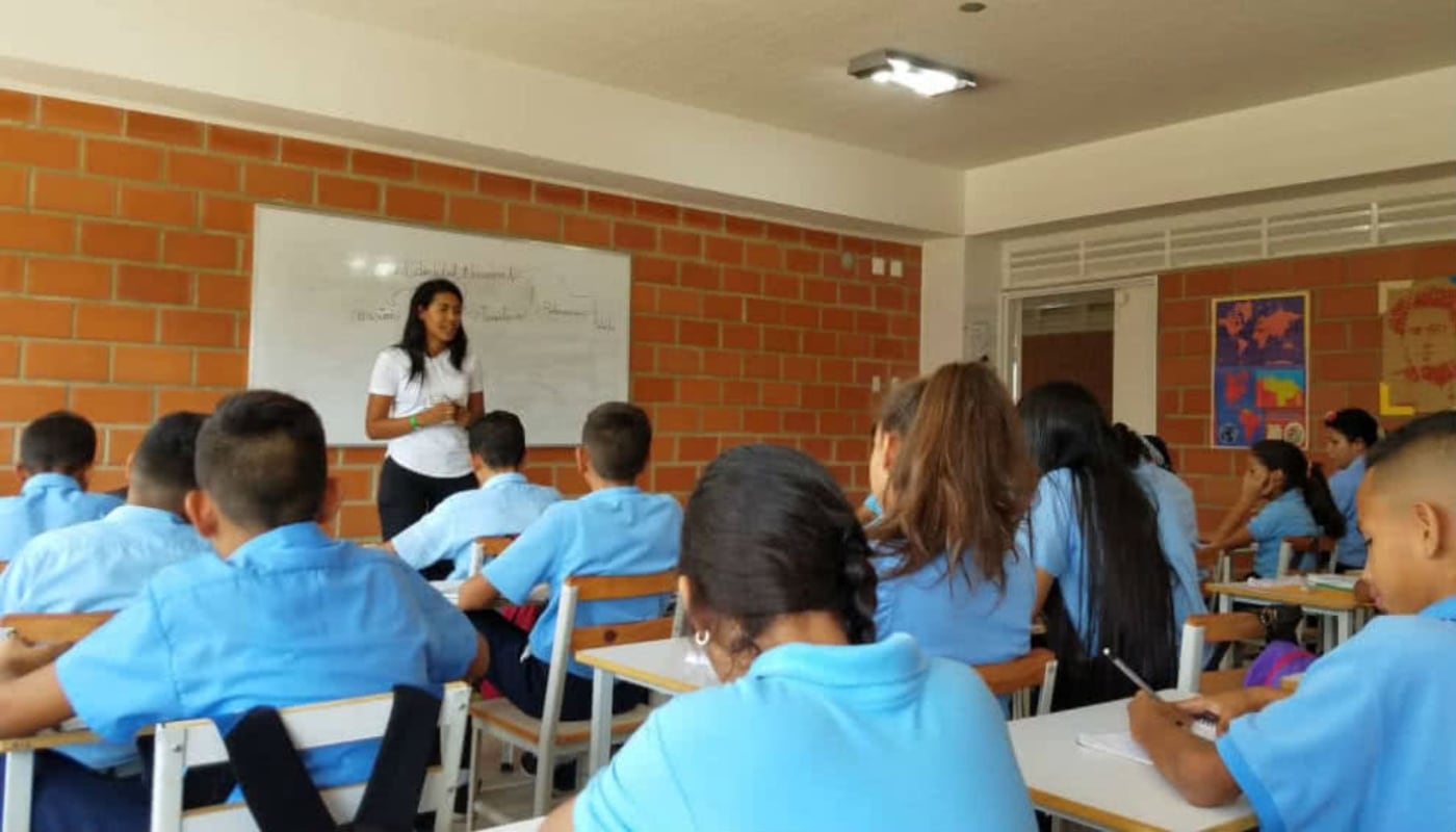 Entre las causas de la deserción del profesorado están los bajos salarios, el envejecimiento del cuerpo docente y el incremento masivo del número de alumnos. (Foto: difusión)