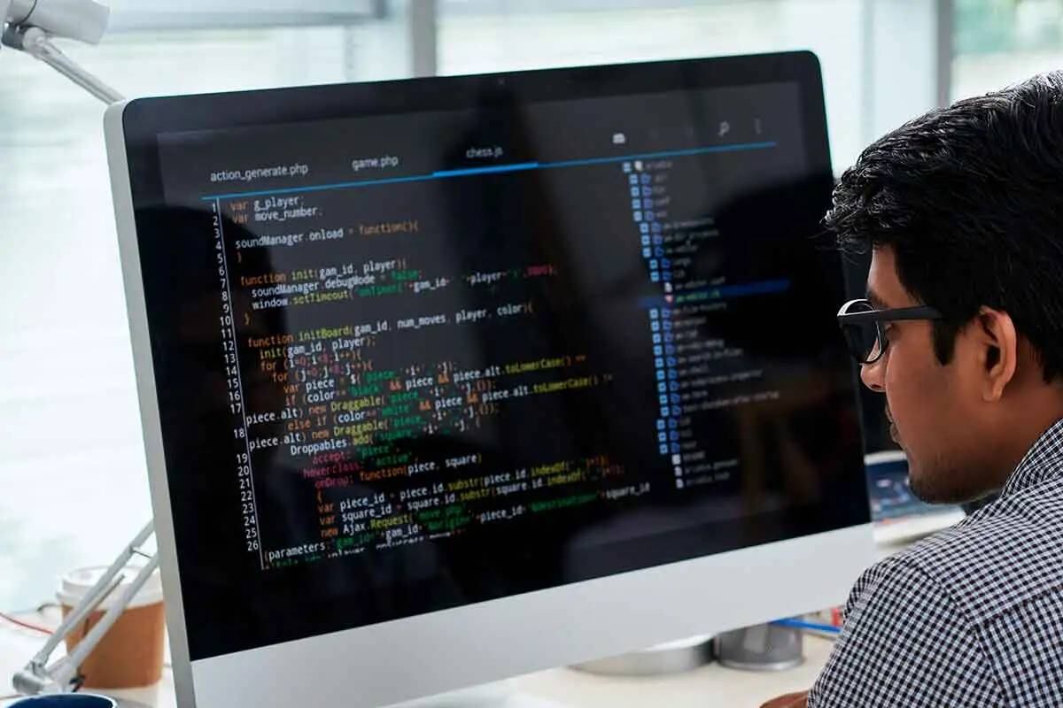 El curso te enseñará a entender el pensamiento lógico detrás de las aplicaciones más populares y a crear software propio, aún sin conocimientos previos.