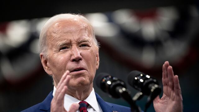 Biden acusa a Trump de poner en peligro a las mujeres con su postura sobre el aborto