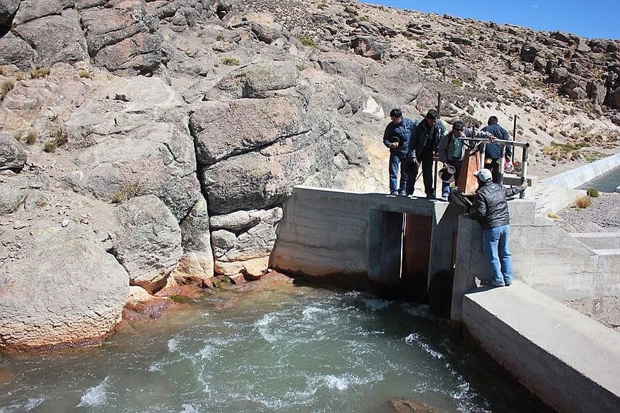El acuífero Capillune, situado a más de 4,500 metros sobre el nivel del mar, en el entorno de la presa Pasto Grande, se perfila como una solución estratégica. Foto: Andina.
