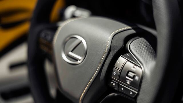 Lexus concreta ingreso de híbridos enchufables y anuncia unidades 100% eléctricas