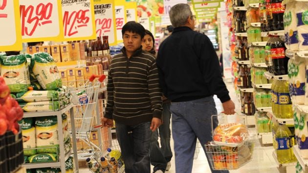 Consumidor peruano se muestra expectante de los resultados de las elecciones presidenciales. (USI).