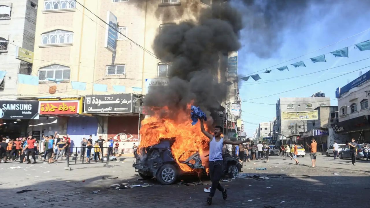 Moody’s explicó que la bajada de la nota a la economía israelí se hizo tras “evaluar el actual conflicto militar con Hamás. (Foto: AFP)