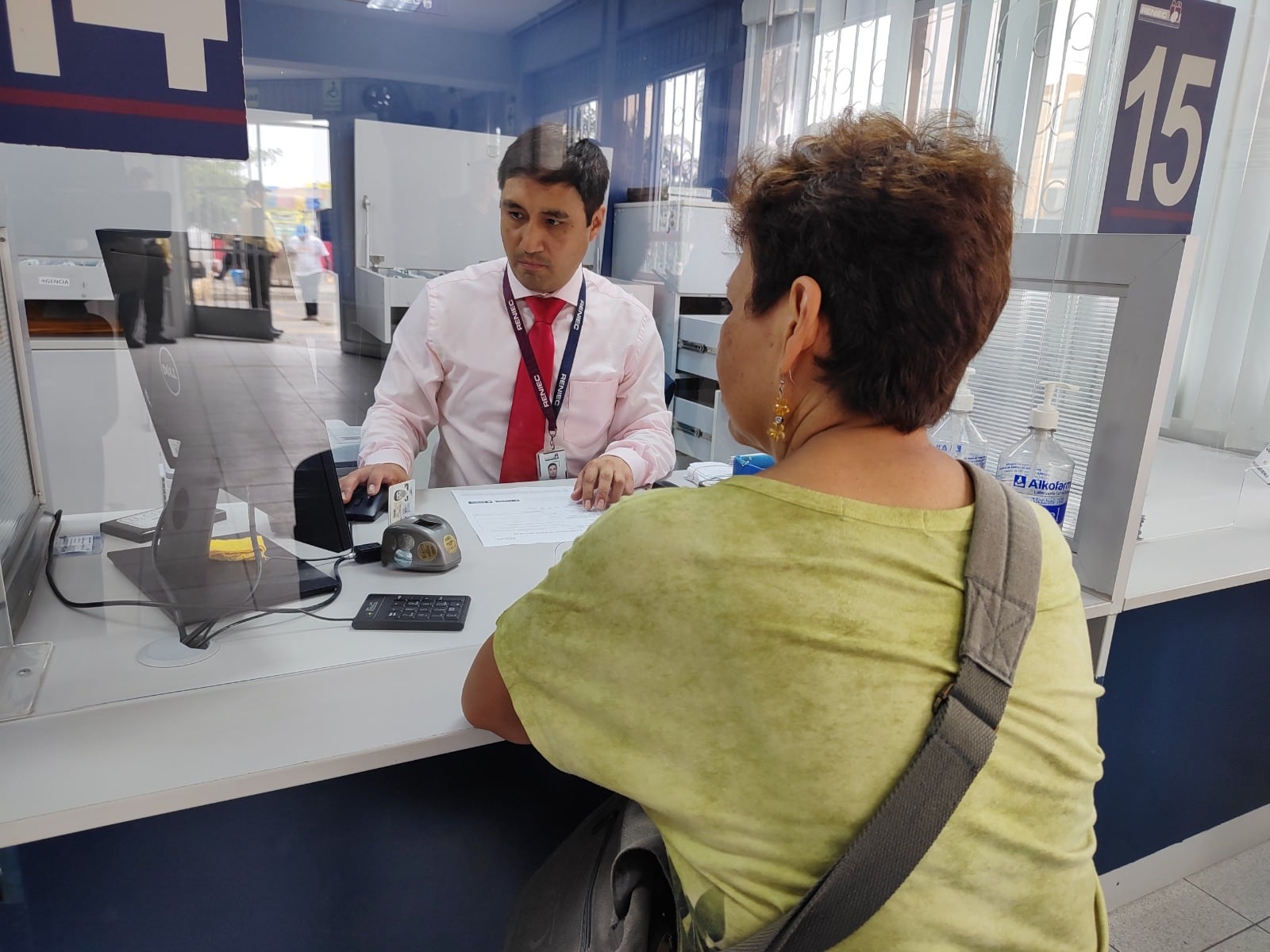 Diversas oficinas del Reniec atenderán en horario diferente.