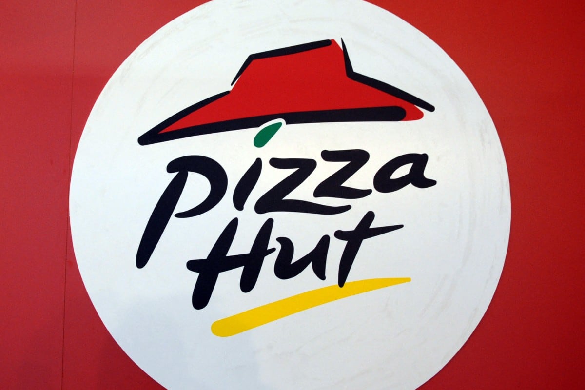 La decisión se enmarca en el plan “Hut Forward”, impulsado por Yum! Brands para mejorar el rendimiento de la cadena. (Foto: AFP)