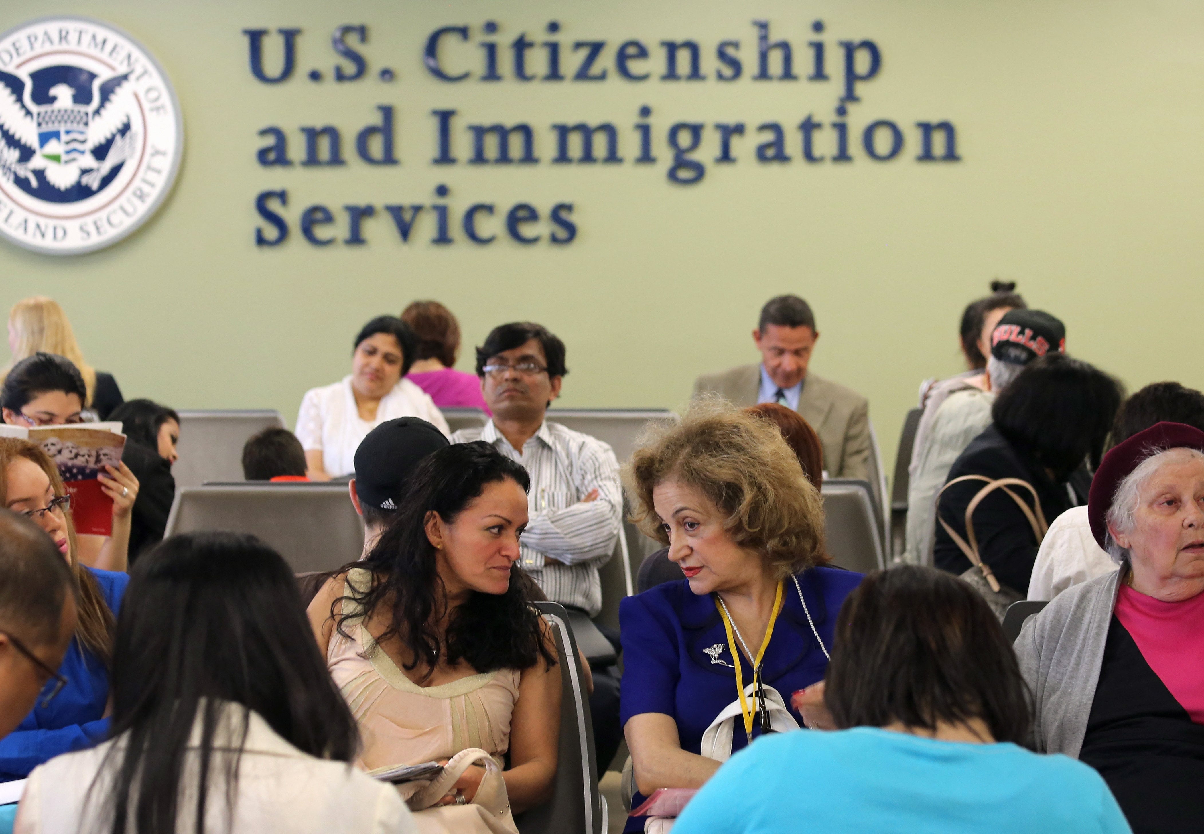 USCIS se encuentra endureciendo todos los trámites de inmigración, en respuesta a las políticas de Donald Trump (Foto: AFP)