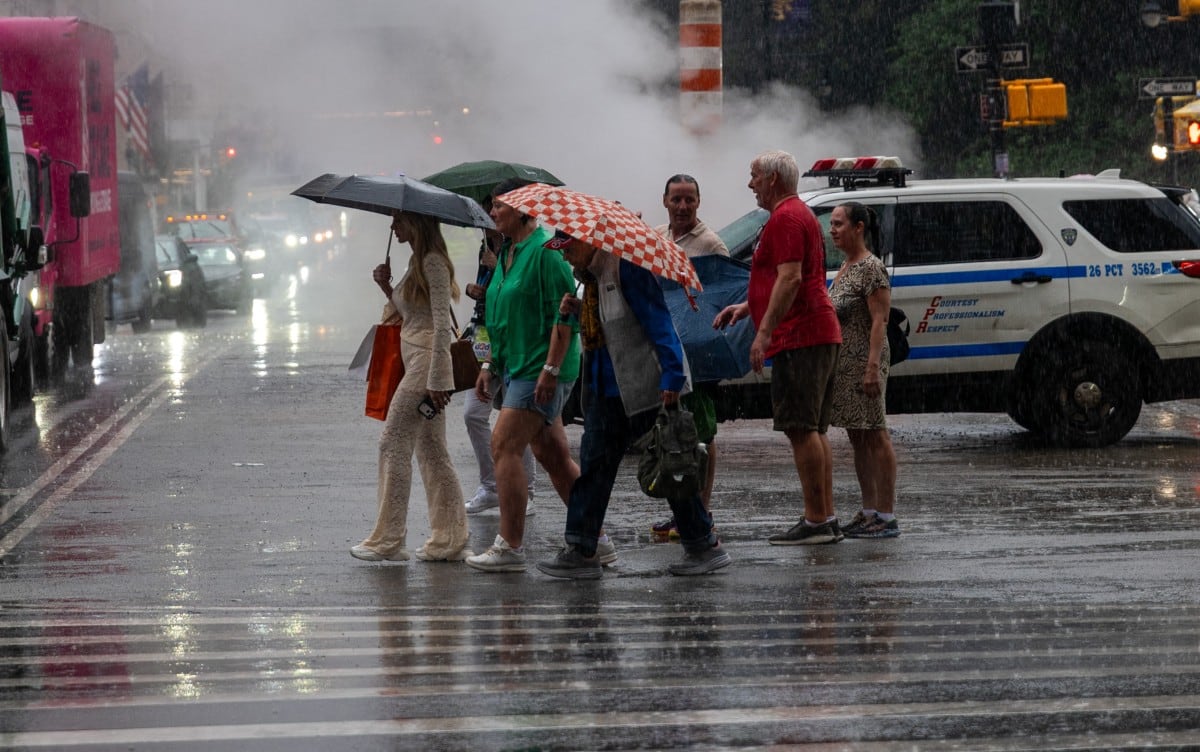 Estas precipitaciones representan un peligro para los transeúntes y coches. (Crédito: SPENCER PLATT / GETTY IMAGES NORTH AMERICA / Getty Images via AFP)