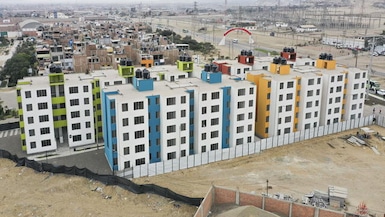 El drástico recorte de más del 54% en el Bono Familiar Habitacional pone en riesgo la construcción de más viviendas de interés social y la reconstrucción en medio del Fenómeno de El Niño. (Imagen: Andina)