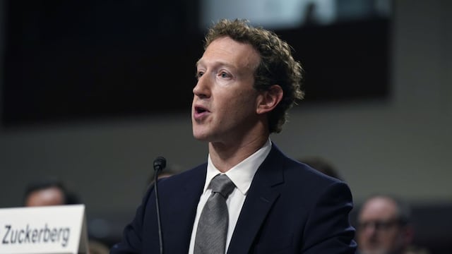 Zuckerberg pide perdón a padres de víctimas de abuso infantil en redes sociales