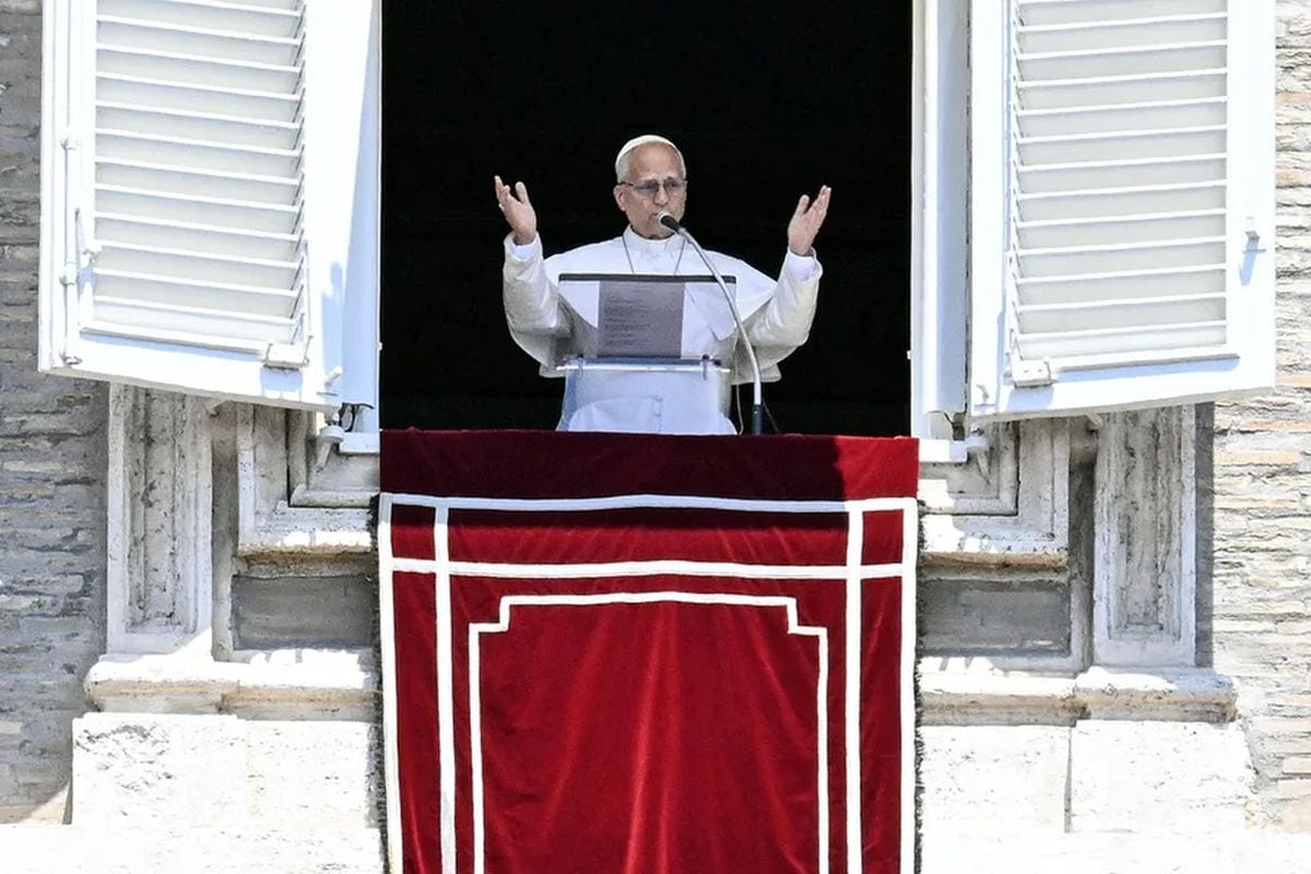 El papa León XIV volvió a expresar su solidaridad con las víctimas y envió un mensaje de aliento a quienes participan en las labores de rescate. Foto: EFE/EPA/Riccardo Antimiani