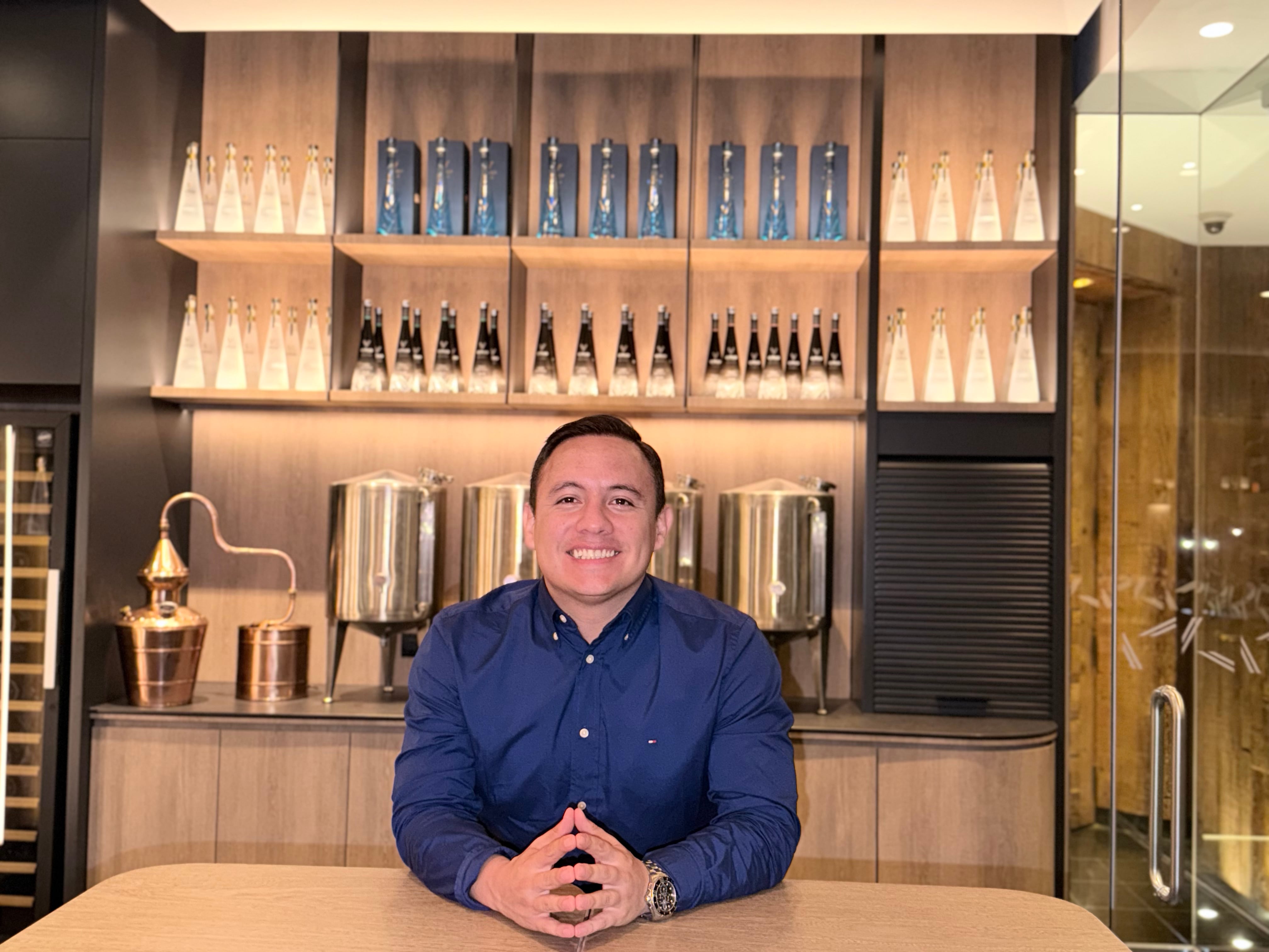 Renato Chirinos, gerente general de Viñas de Oro, sostiene que la estrategia de la compañía apunta a fortalecer su posicionamiento en los segmentos premium y ultra premium del mercado de pisco. Foto: Viñas de Oro