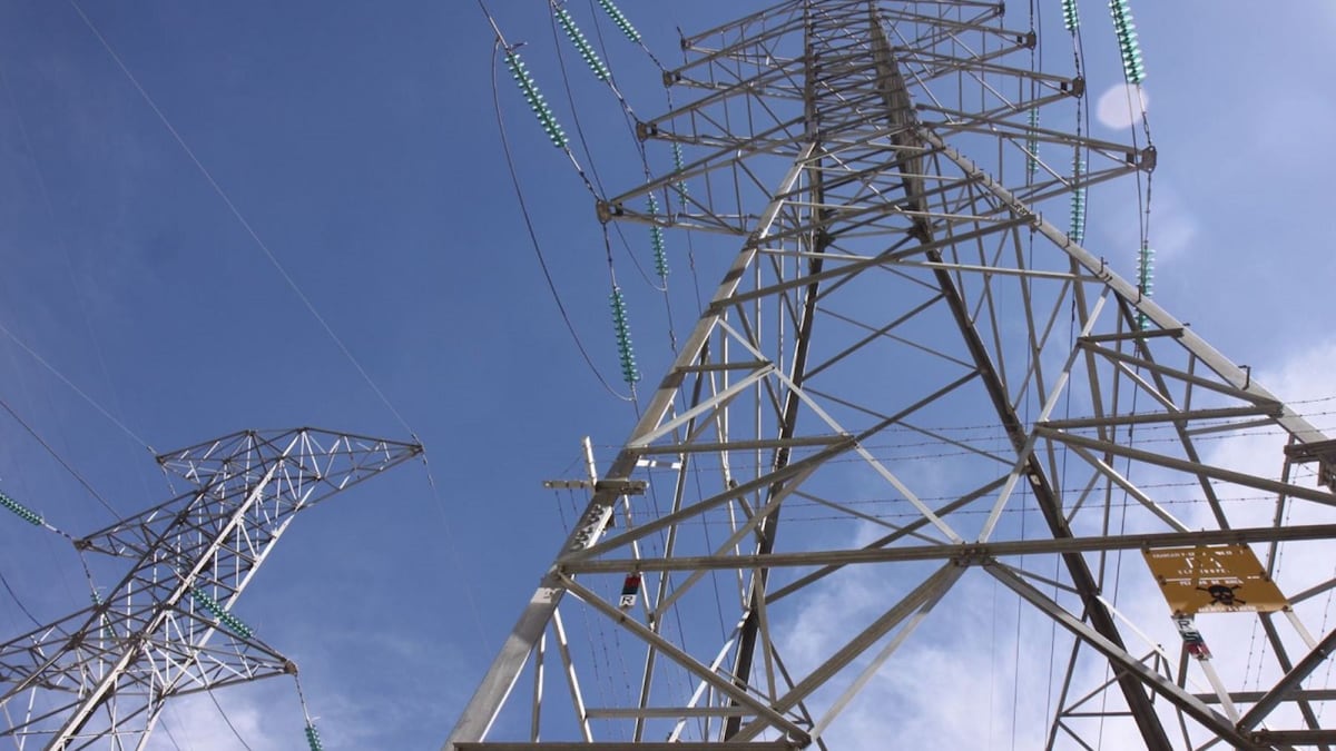 Establecen nuevas reglas para la operación de sistemas eléctricos aislados