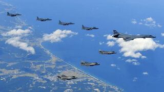 Bombarderos y cazas de EEUU vuelan cerca de la costa de Corea del Norte