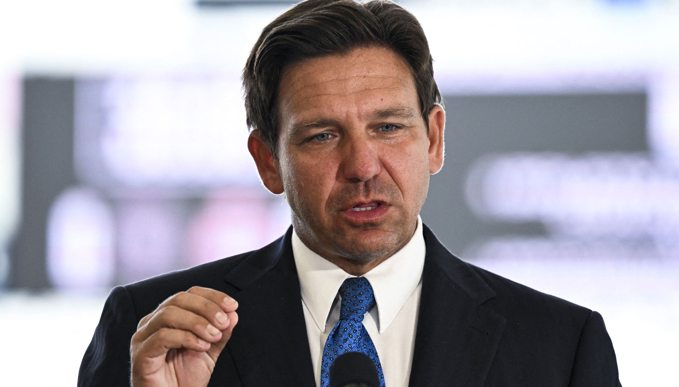 Nueva ley firmada por DeSantis en Florida: falsificar documentos para conseguir una vivienda podría llevarte a prisión desde el 1 de octubre