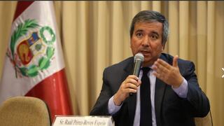 Economista Raúl Pérez-Reyes jura como ministro de la Producción