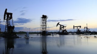 Rusia predice posible déficit de derivados de petróleo en Europa por embargo