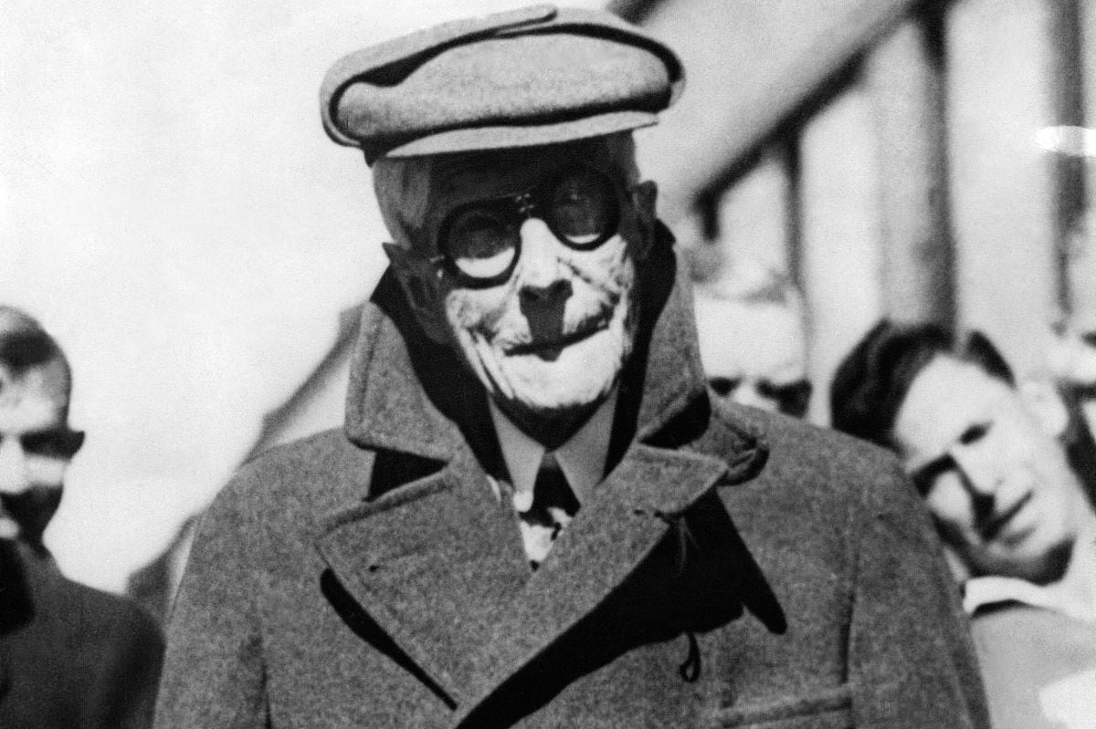 John D. Rockefeller está en la ubicación 9 de los poderoso que da su dinero a causas filantrópicas. Aquí posando en 1935 en Ormond, Florida (Foto: AFP)