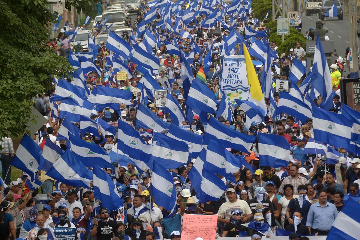 En el 2018 miles de estudiantes marcharon exigiendo la renuncia de Daniel Ortega. El régimen sandinista respondió con una violenta represión que acabó con la vida de unas 320 personas. AFP