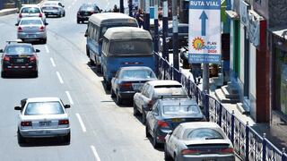Gremios de transportistas critican norma del MTC que plantea reducir velocidad máximas en avenidas