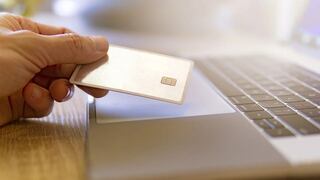 Se modera participación de compras online con tarjetas de débito y crédito