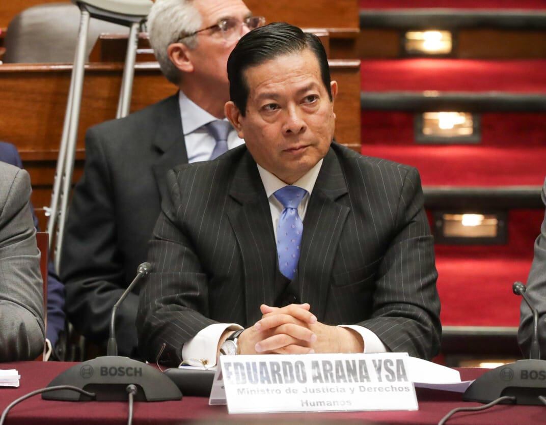 Ministros sustentan pedido de facultades en el Congreso