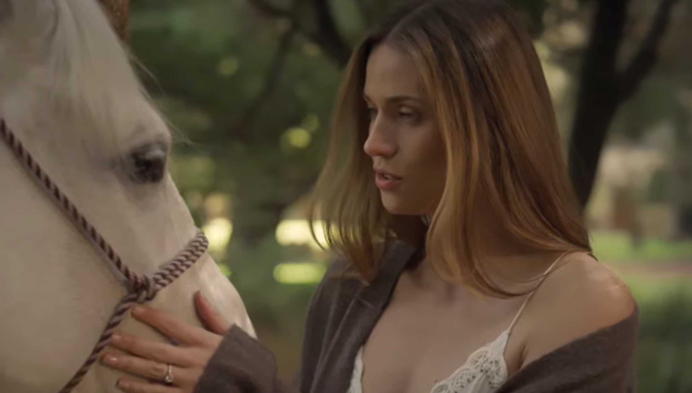 Pamela Almanza como Bárbara en la serie mexicana "Entre padre e hijo" (Foto: Netflix)