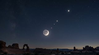 Oficial, la Luna se alineará con tres planetas este fin de semana: dónde y cómo apreciar este evento en EE. UU.