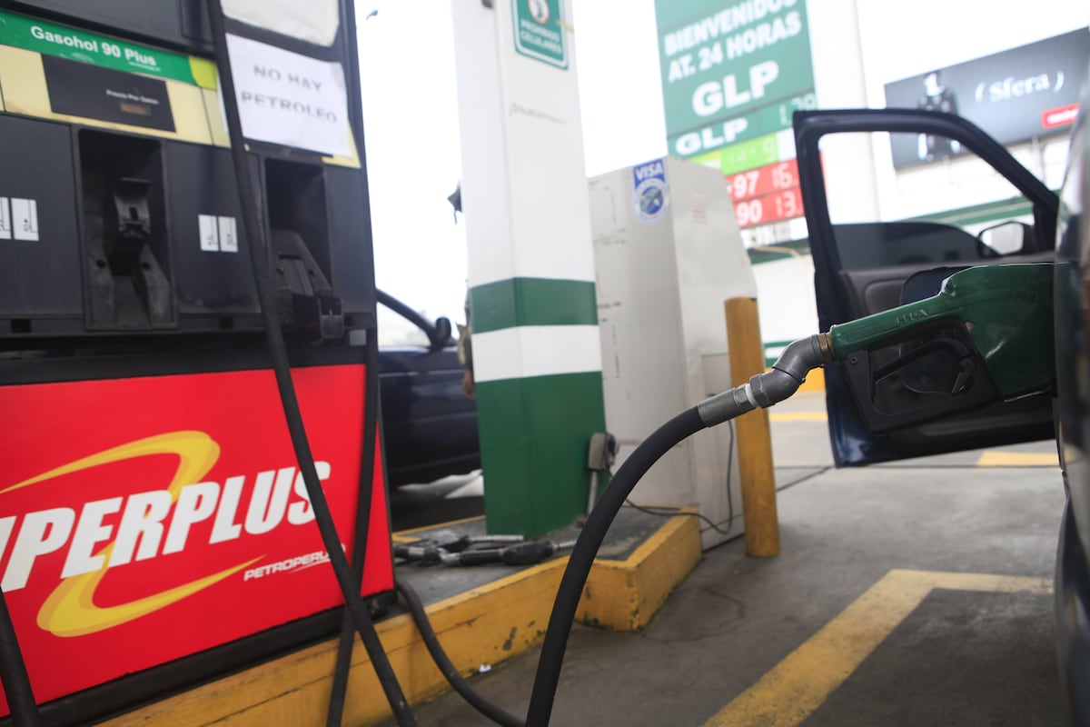 Otro artículo autoriza al Ministerio de Energía y Minas (Minem) a realizar transferencias financieras a favor del Fondo para la Estabilización de Precios de los Combustibles Derivados del Petróleo (FEPC). | Difusión