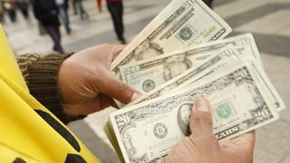 Dólar vuelve a tocar mínimo pese a compra oficial de US$ 25 millones