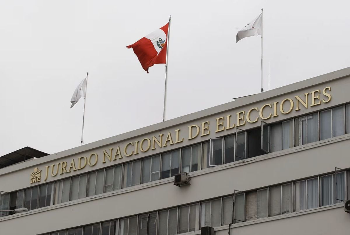 JNE resolvió por unanimidad descartar la convocatoria a elecciones complementarias en los comicios 2026. Foto: Andina.