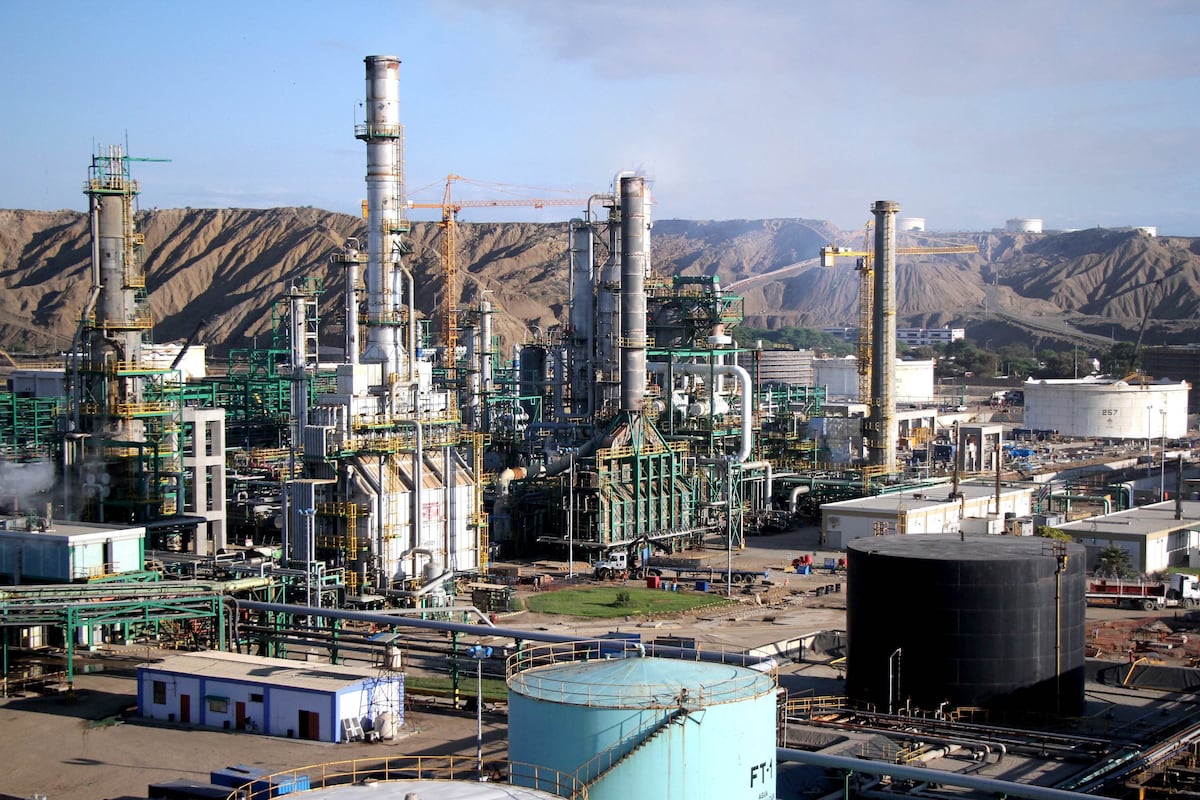 Activos considerados como estratégicos de Petroperú no serán privatizados, sino restablecidos en su valor con capital privado bajo titularidad del Estado, señala ProInversion