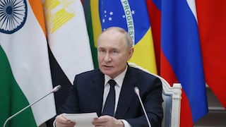 Vladimir Putin indica que el 40 % de la economía mundial se concentra en el BRICS