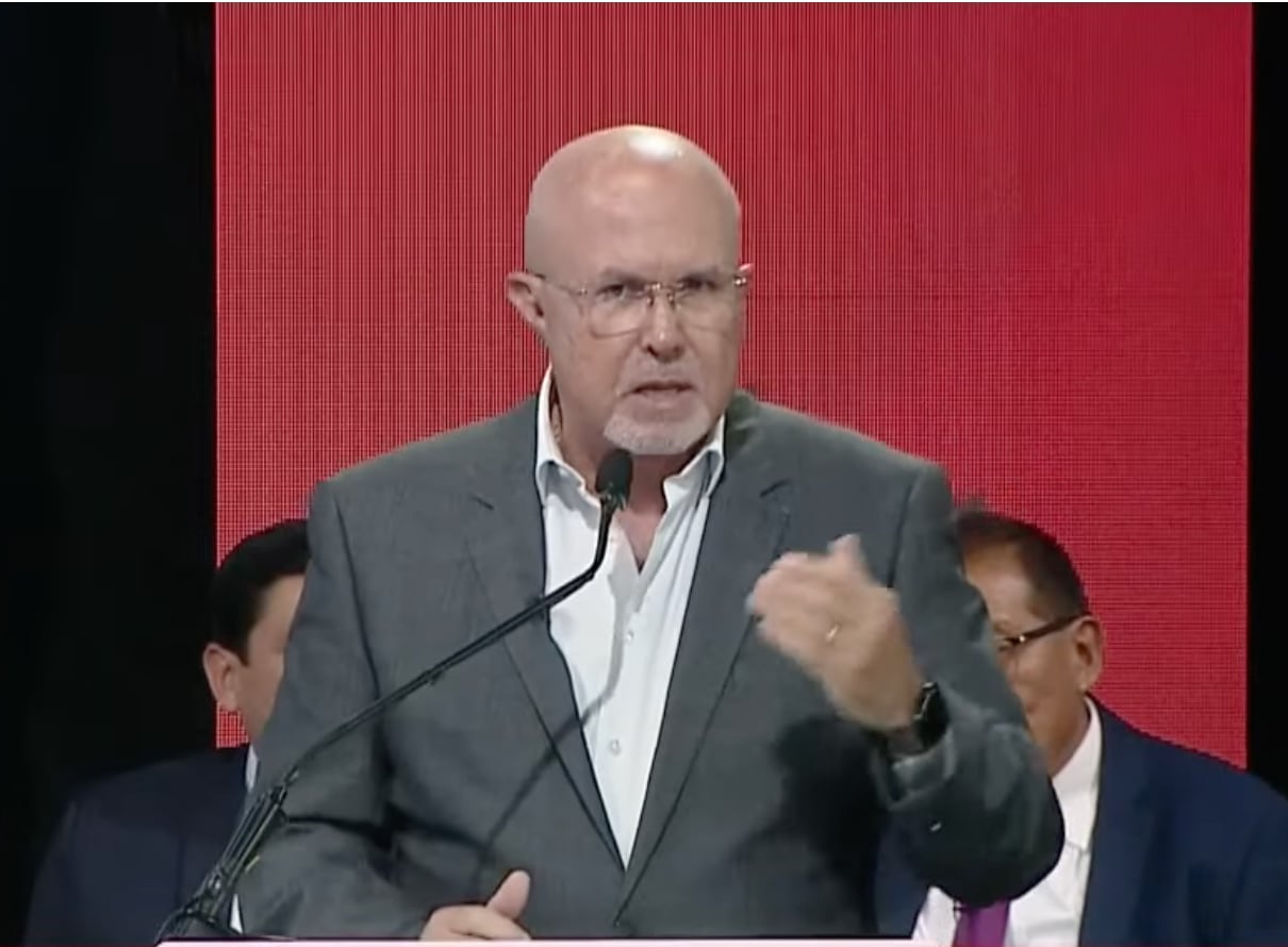 Carlos Bruce, candidato del partido Somos Perú.