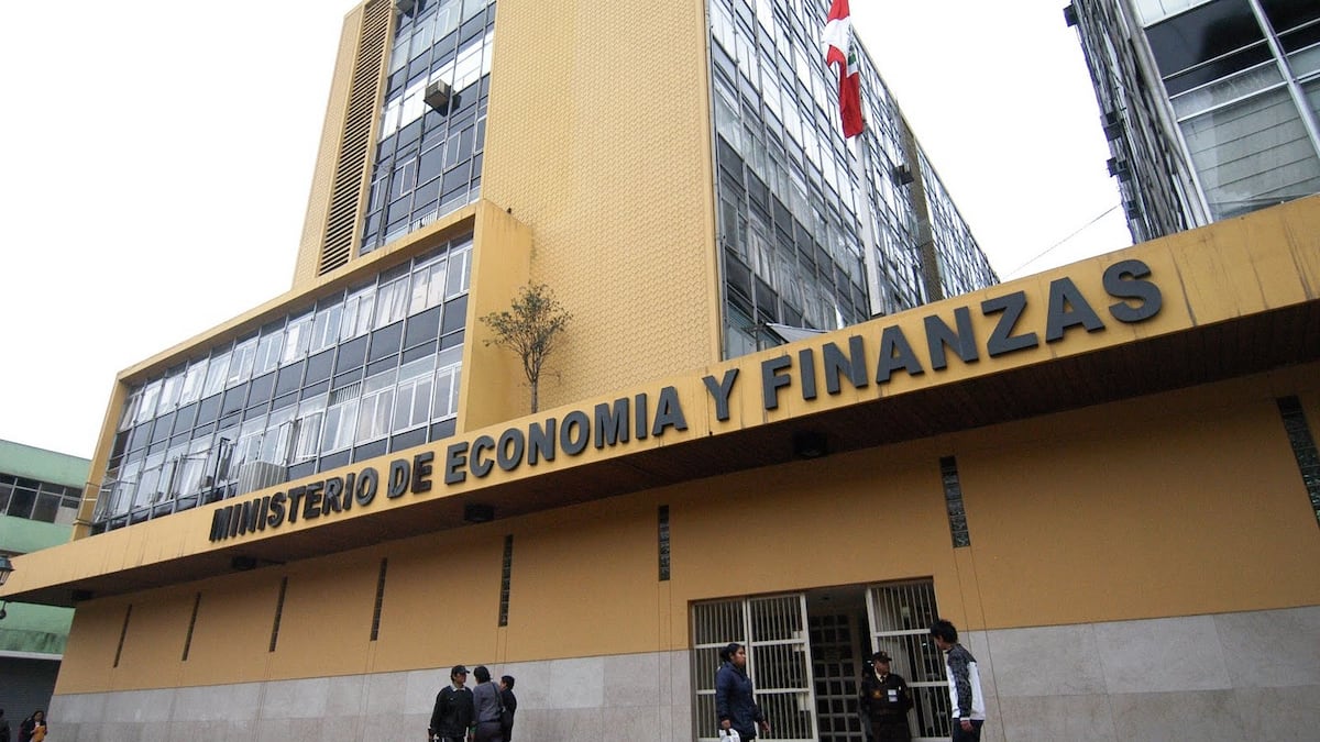 MEF alista política fiscal contracíclica para evitar desaceleración frente a “tres choques”