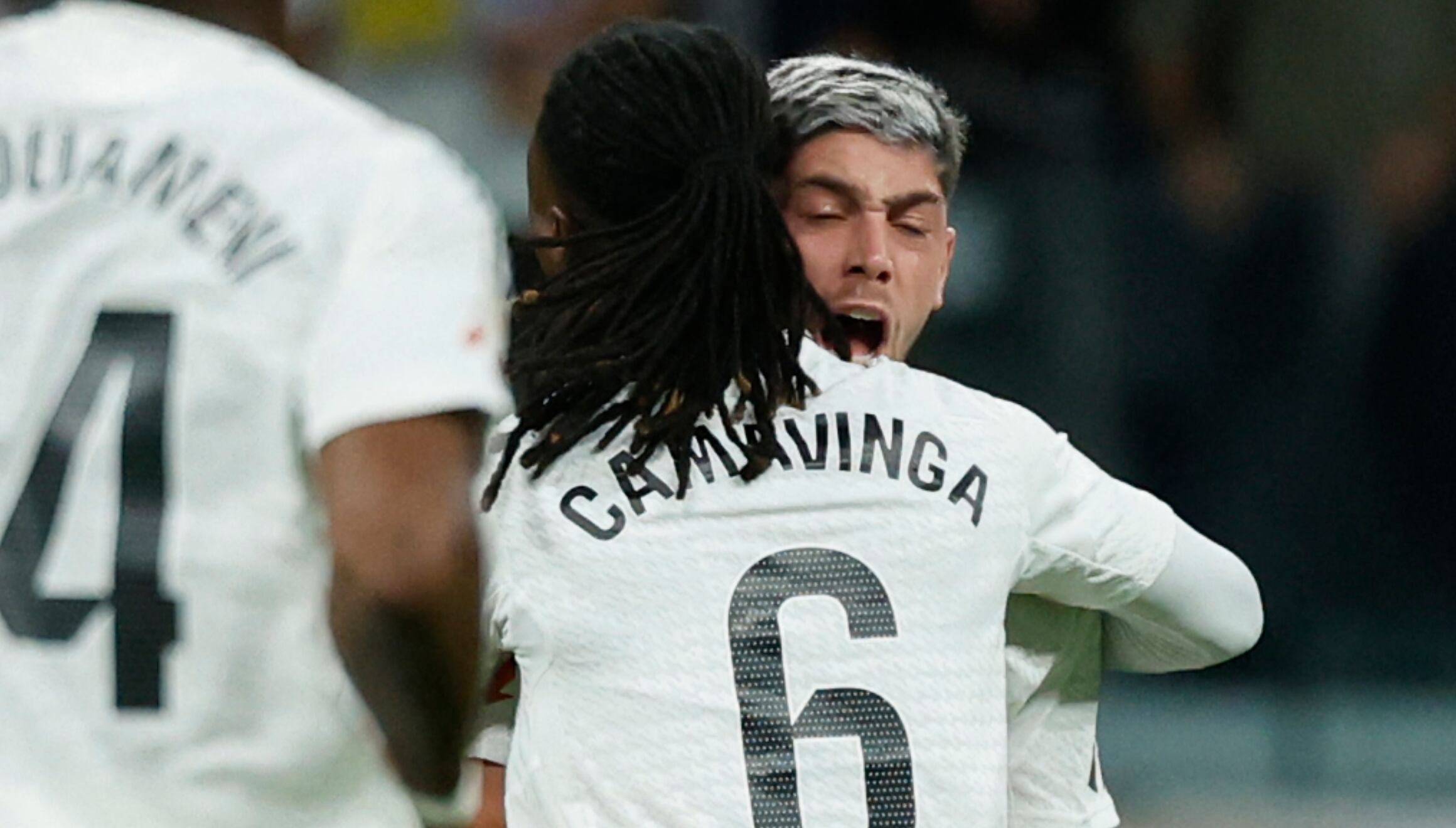 Con goles de Valverde y Vinícius, Real Madrid se quedó con el triunfo en el Santiago Bernabéu ante Villarreal. (Foto: AFP)