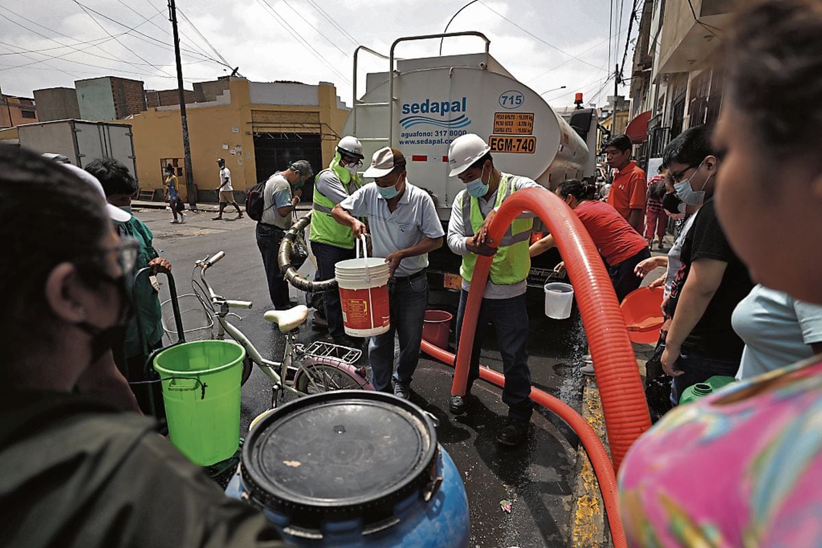 En aproximadamente 15 días, se habilitarán tres pozos adicionales, y se seguirán rehabilitando otros para aumentar el suministro, señaló Christian Barrantes. Fotos: Julio Reaño/@photo.gec