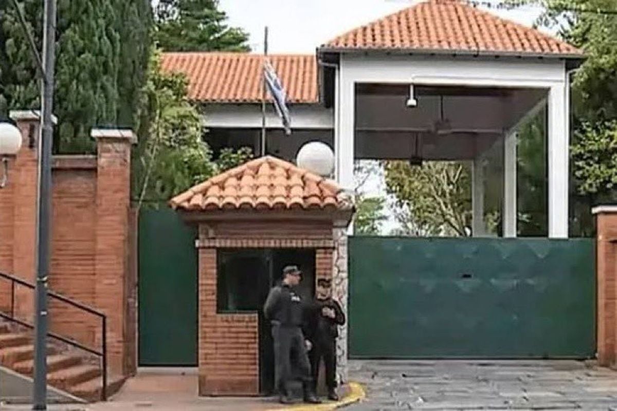 Captura de video de la Quinta Presidencial de Olivos, donde se encontró al soldado sin vida. Desde el entorno de Milei aseguran que el personal acabó con su vida. Foto: X/@cronopiatw