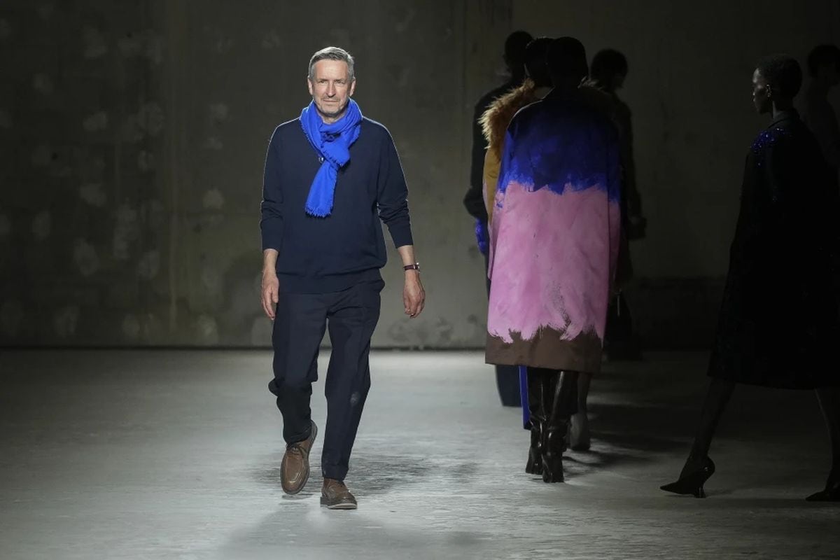 ARCHIVO - El diseñador belga Dries Van Noten anunció que dejaría la marca que lleva su nombre al final de junio. (Scott A Garfitt/Invision/AP, Archivo)