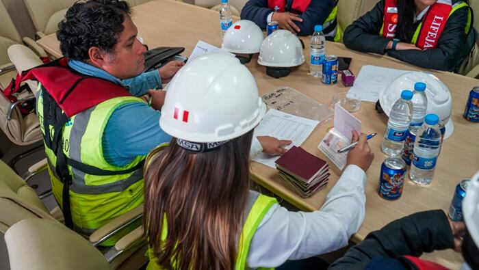 Migraciones realizó el control migratorio de los 19 extranjeros que llegaron de China. (Foto: Migraciones)