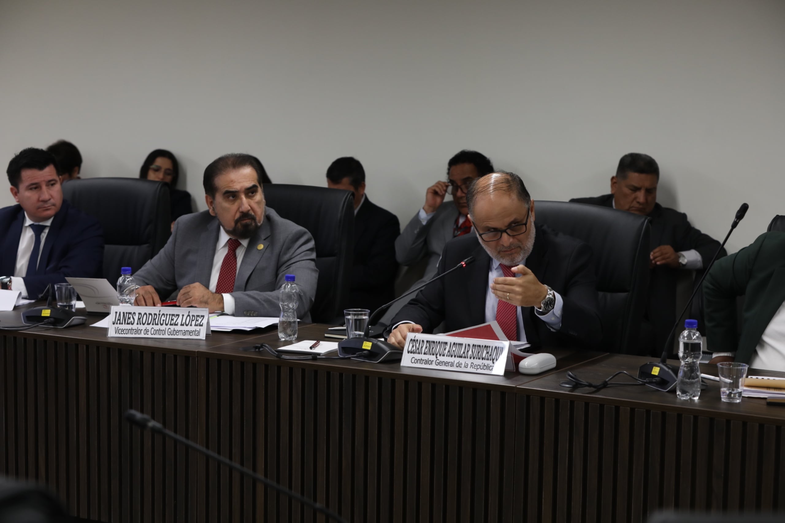 Casi 5 millones de peruanos se beneficiarán con la reactivación de obras públicas en 18 regiones, reveló contralor César Aguilar. Foto: Contraloría