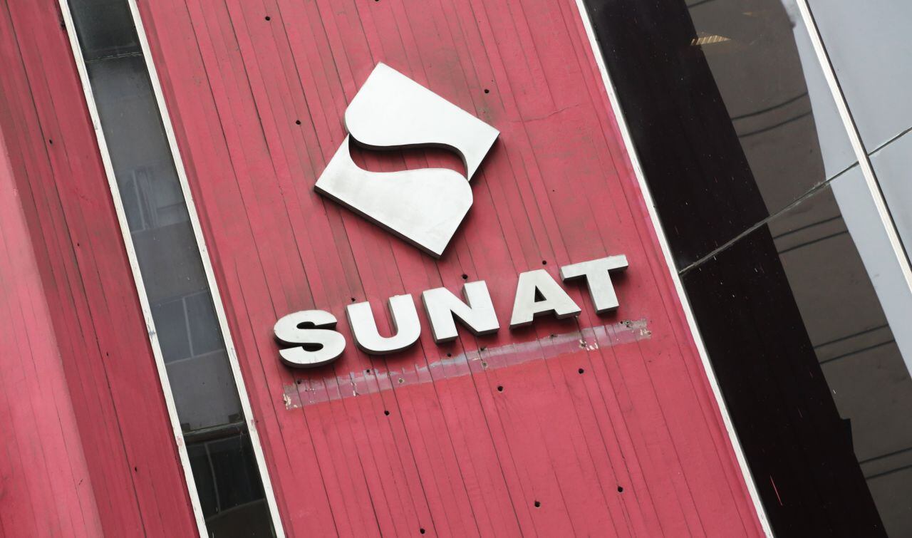 La principal medida es una de aplicación a todos los contribuyentes ya registrados, y consiste en que éstos deberán señalar su número de RUC en todo tipo de oferta de servicios o bienes, incluso cuando se realice mediante redes sociales, correos electrónicos y plataformas digitales en general. (Foto: Sunat-Gec)