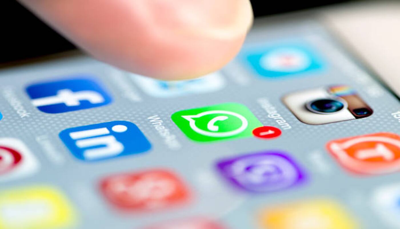 En el largo plazo, el mayor riesgo no es un mensaje de WhatsApp aislado, sino la práctica reiterada que, por buena fe y actos propios, termina pesando tanto como una adenda. (Fuente: iStock)